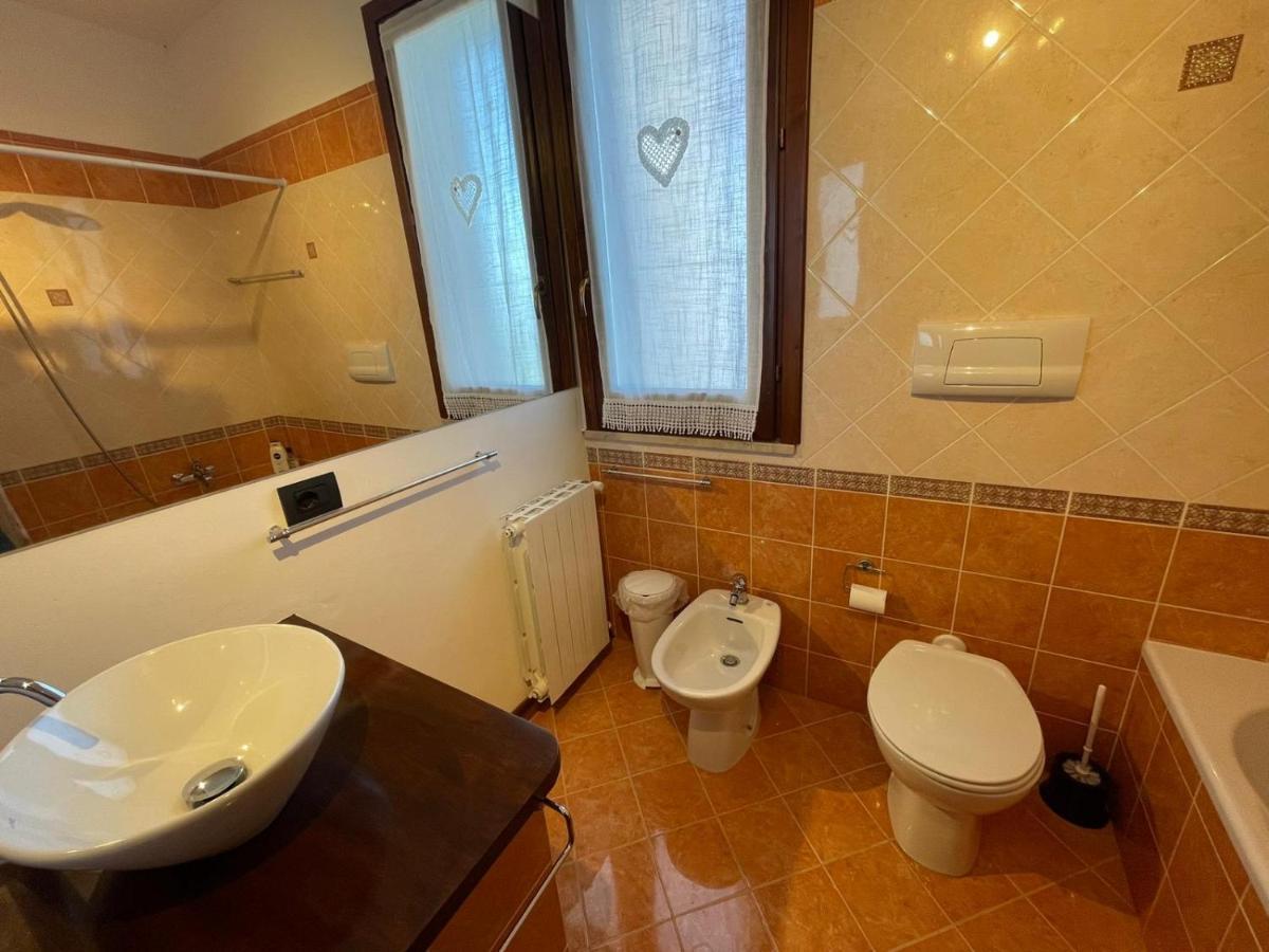 B&B Roomantic & Piscina Idromassaggio Чефалу Экстерьер фото